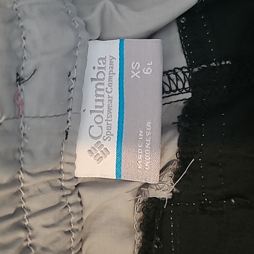 Columbia Black Shorts - Picture 2 of 6